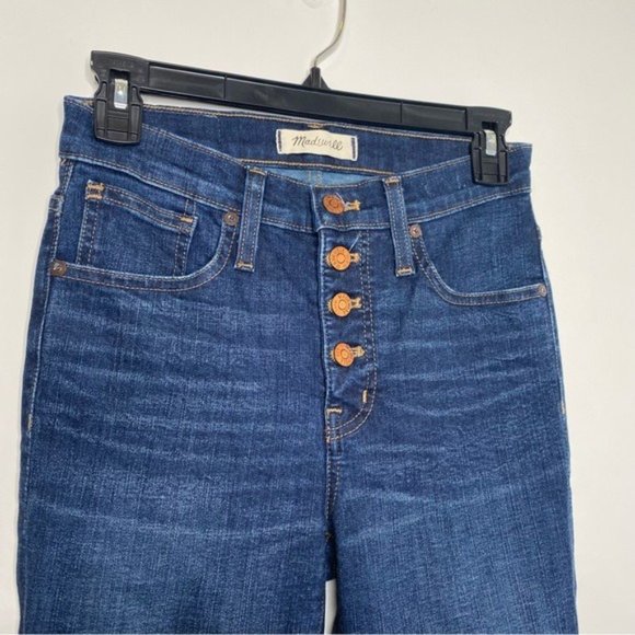 Madewell 9" Mid-Rise Skinny Jeans in Hayes Wash Button-Front Edition - Picture 5 of 12